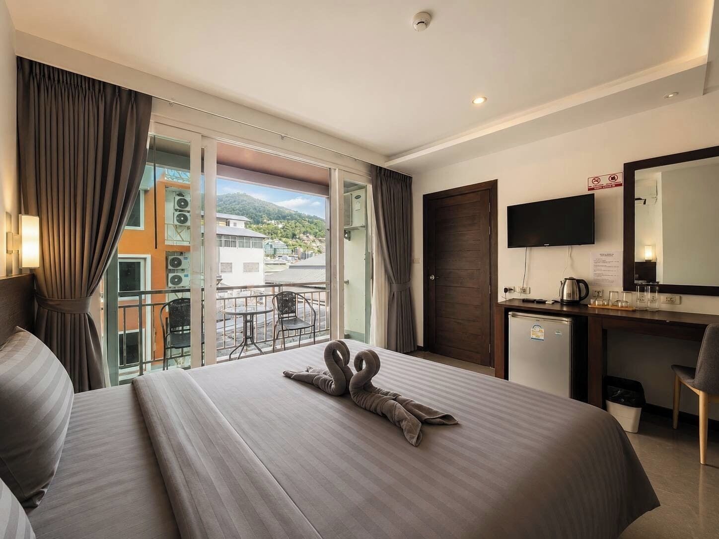 Deluxe Room, Balcony, Mountain View