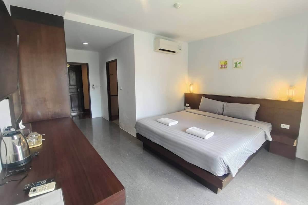 Quarto luxo, sacada, vista para a montanha | Wi-Fi de cortesia