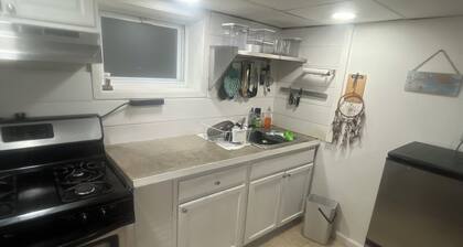 Lovely 2-bedroom apartment within walking distance of the beach in Far Rockaway