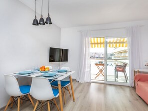Dining - Palau del Mar by Interhome (L'Escala)
