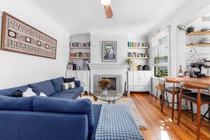 Căn hộ Superior, bếp, quang cảnh thành phố | Khu phòng khách