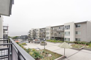 Property grounds - Blueground | Rancho Palos Verdes, pool, nr Point Vicente Lighthouse (Rancho Palos Verdes)