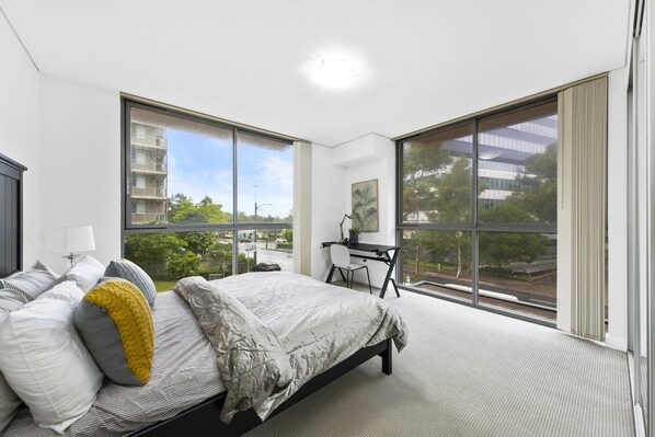 3 bedrooms, iron/ironing board, WiFi, bed sheets