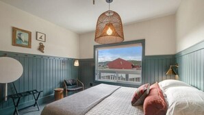 Unclassified image, 5 of 15, button - Hotel Scandi (Poulsbo)