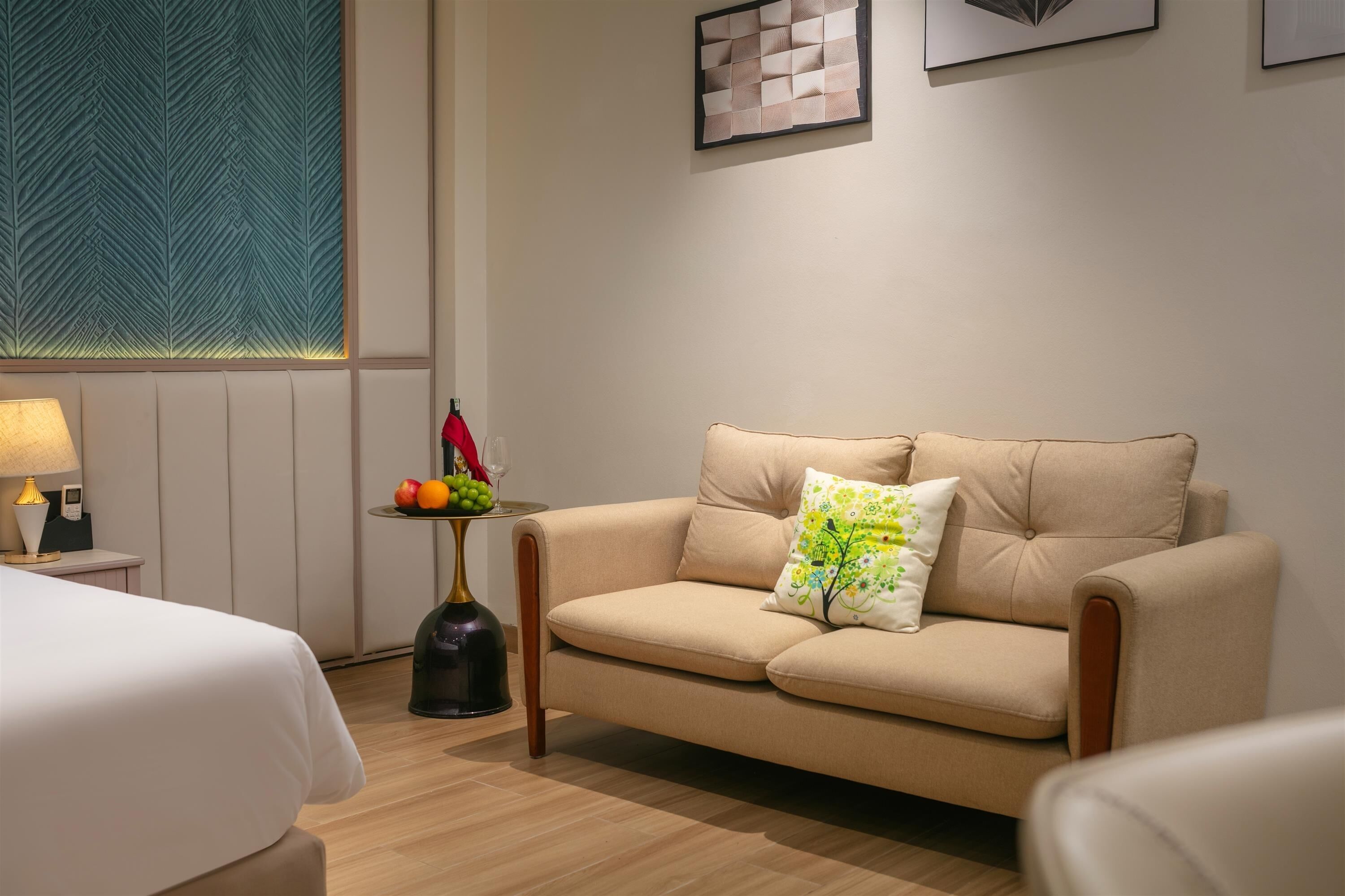 Senior Double Room, Non Smoking, Courtyard View | Room amenity