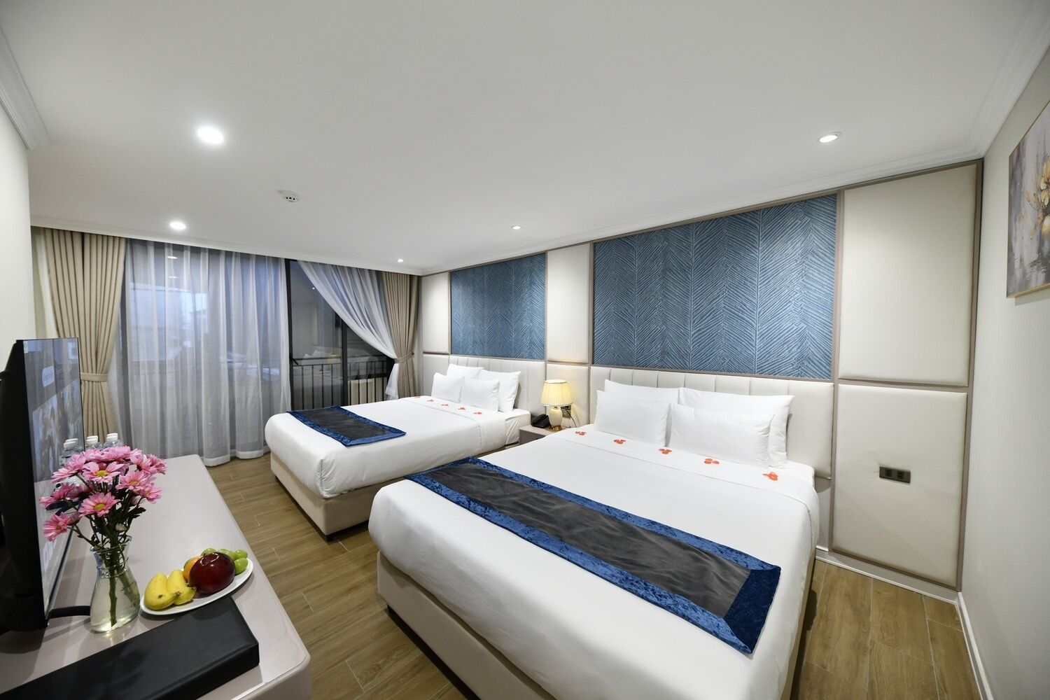 Familieværelse til 4 personer - ikke-ryger - udsigt til gårdsplads | Byudsigt