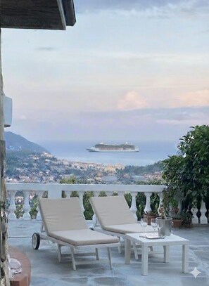 Property grounds - Villa with pool and terrace sea view | V02 (Imperia)