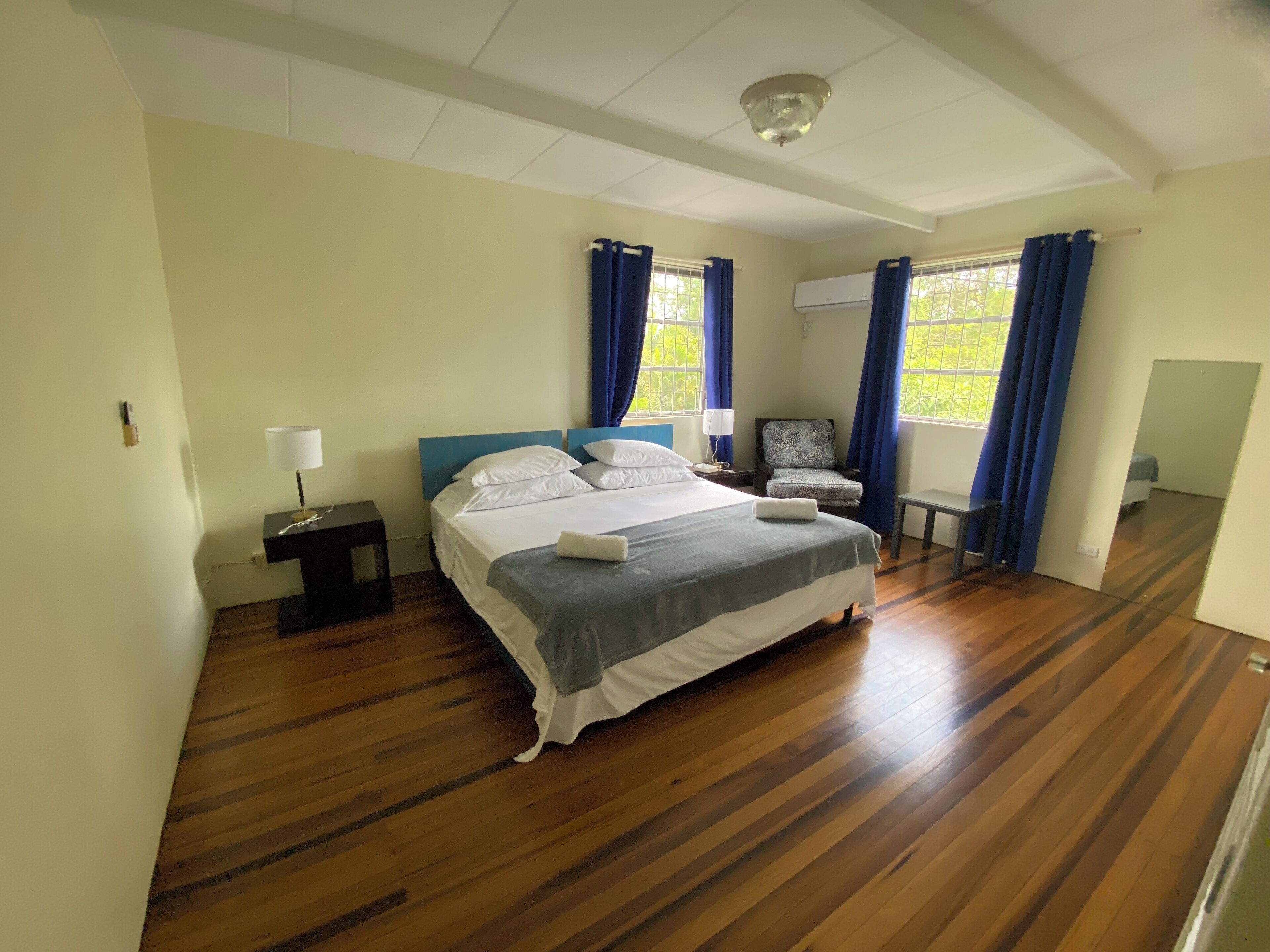 3 soverom, strykejern/-brett, wi-fi og sengetøy