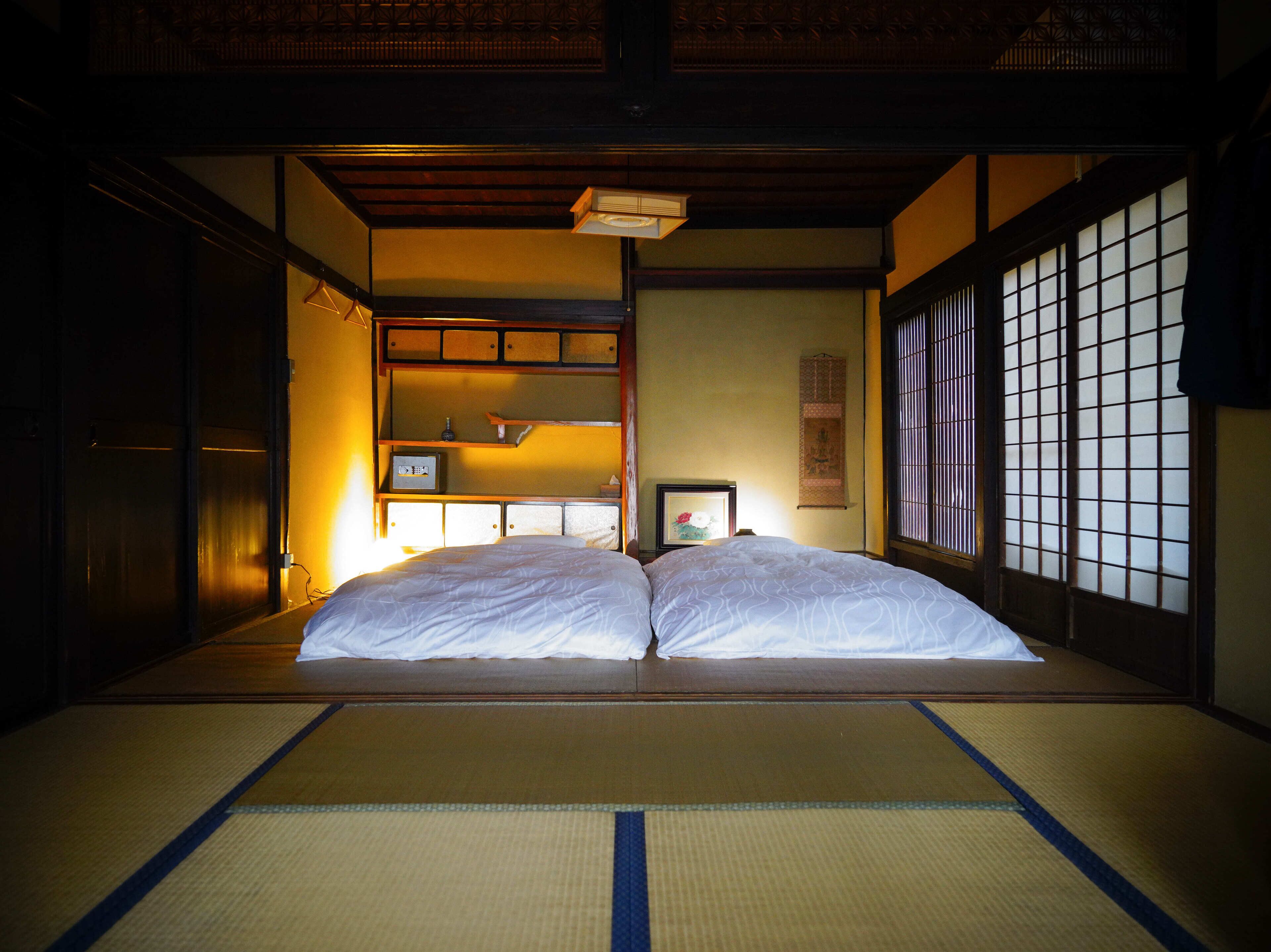 鈴蘭 | 羽毛の掛け布団、ベッドシーツ