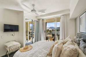 1 slaapkamer, een strijkplank/strijkijzer, reisbedje, wifi