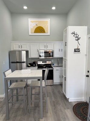 Microwave, oven, stovetop - Wandering Inn FY25 Build. (Monroe)