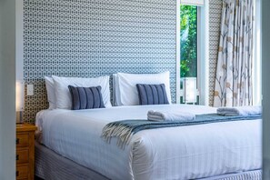 4 makuuhuonetta, työpöytä, silitysrauta/-lauta, Wi-Fi