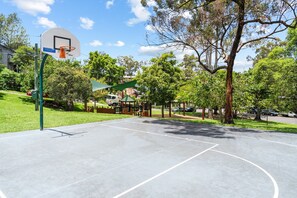 Appartement | Terrain de sport