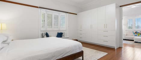 Apartment | 3 bedrooms, laptop workspace, iron/ironing board, bed sheets