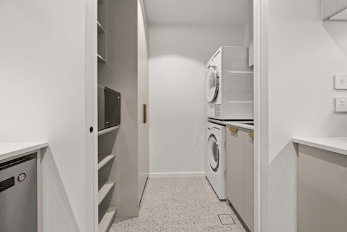 Elegant 2-bed Urban Retreat With Outdoor Dining