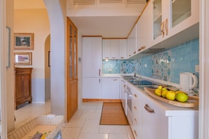 Kühlschrank, Ofen, Geschirrspüler