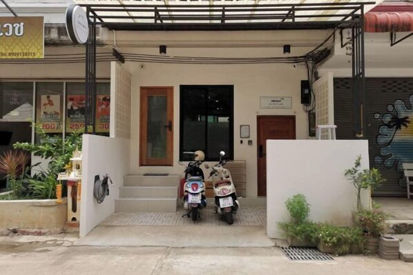 المنشأة من الخارج