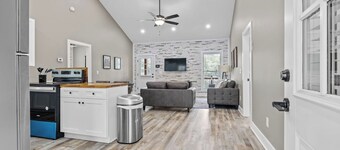 Waterfront Lake Keowee Hideaway