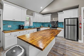 Fridge, microwave, oven, stovetop - Waterfront Lake Keowee Villa (Six Mile)