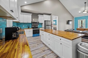 Fridge, microwave, oven, stovetop - Waterfront Lake Keowee Villa (Six Mile)