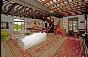 TV, fireplace, DVD player - Italian Experience- Villa Incanto (Potenza Picena)