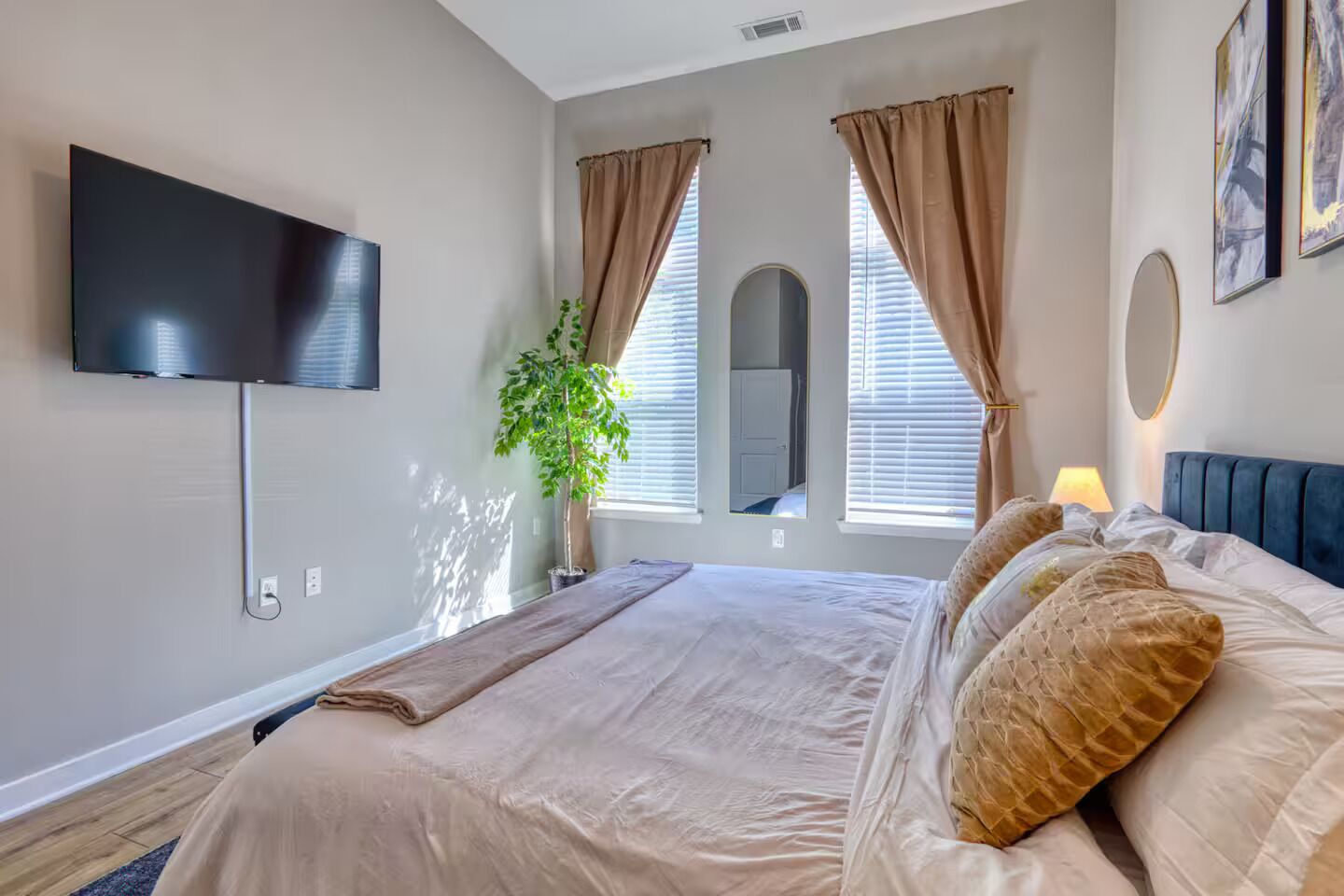 2 habitaciones, tabla de planchar con plancha y wifi gratis 