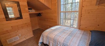 Northwoods Loft Near Long Lake