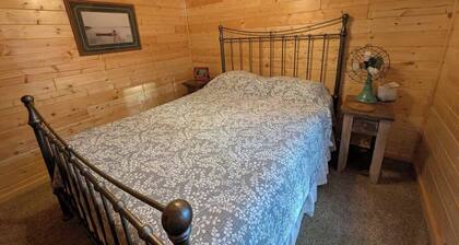 Northwoods Loft Near Long Lake
