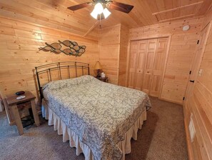 3 bedrooms, iron/ironing board, travel crib, internet
