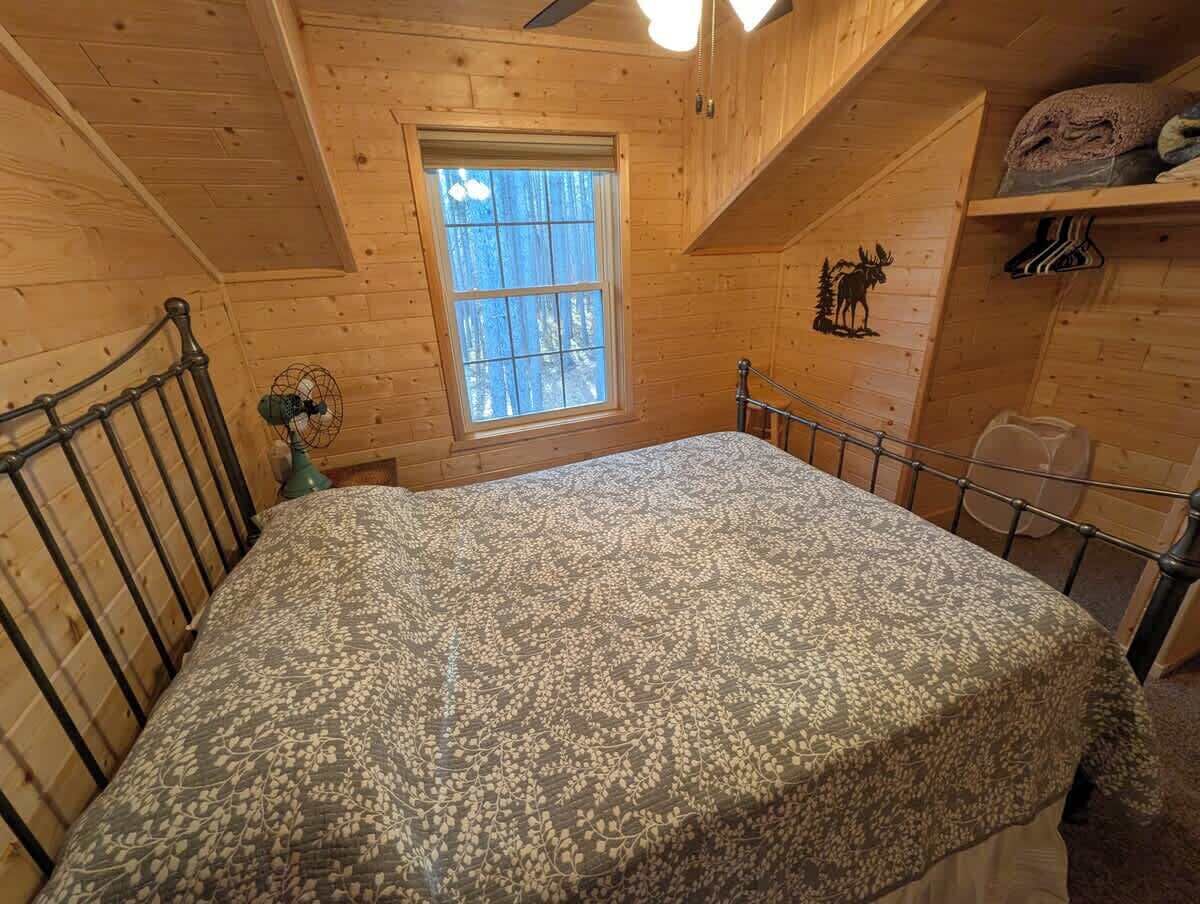 3 bedrooms, iron/ironing board, travel cot, free WiFi