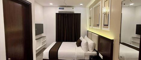 Deluxe Double Room, City View | Free WiFi