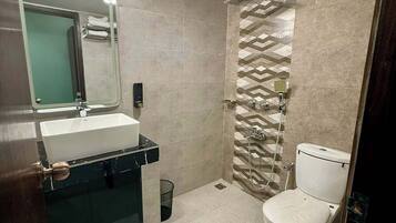 Chambre Double Deluxe, vue ville | Salle de bain