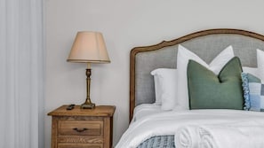 5 bedrooms, desk, iron/ironing board, free WiFi