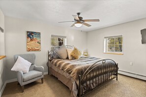 2 عدّة غرف نوم ومكواة/لوح كي وواي فاي مجانًا وملاءات أسرّة