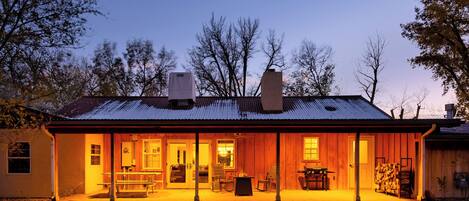 المنشأة من الخارج