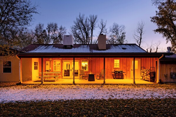 المنشأة من الخارج