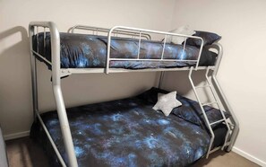 熨斗/熨衣板、上网接入、床单