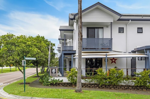 コンフィ スタジオ アパートメント イン マルクーラ ビーチ