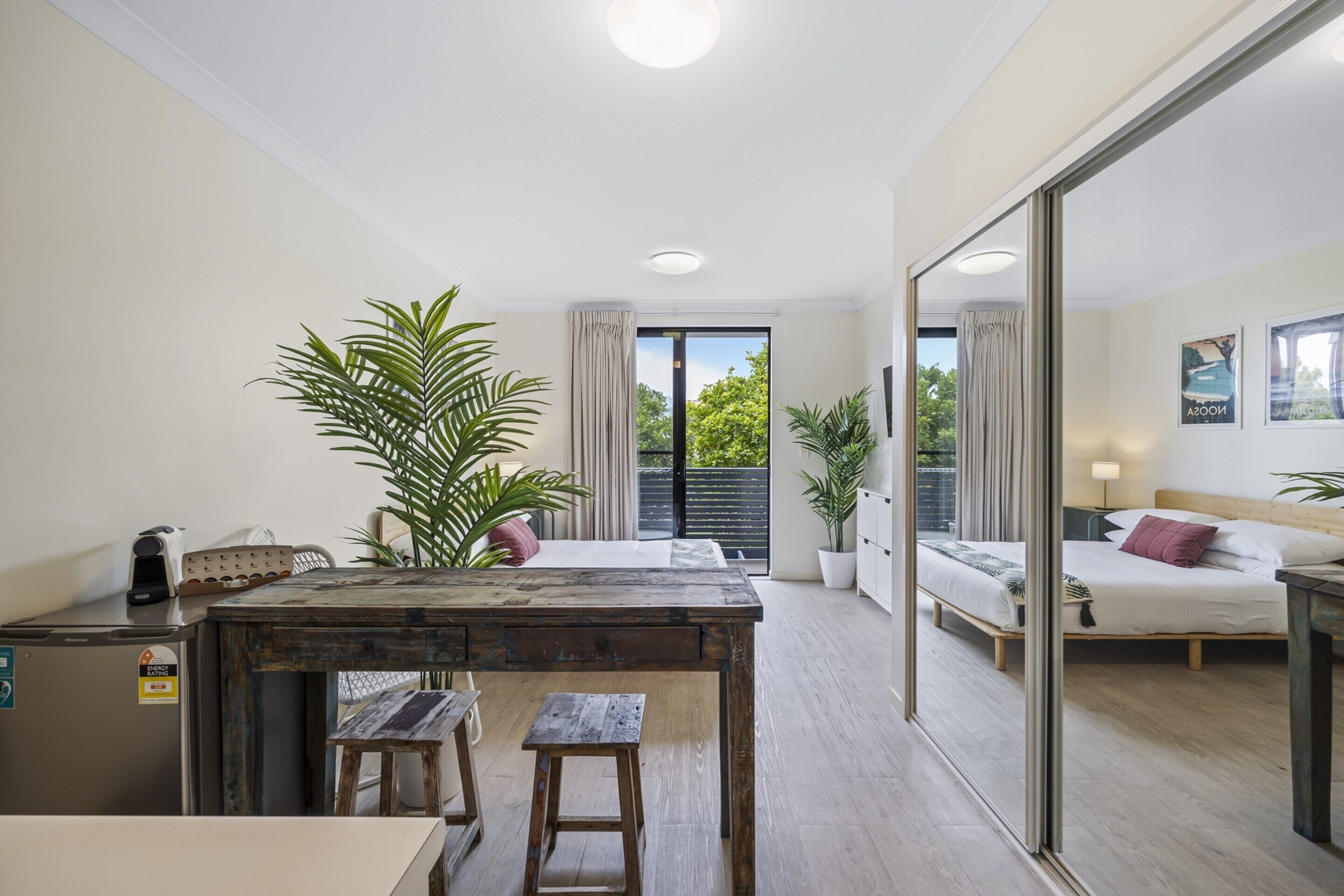 Apartment | Iron/ironing board, bed sheets