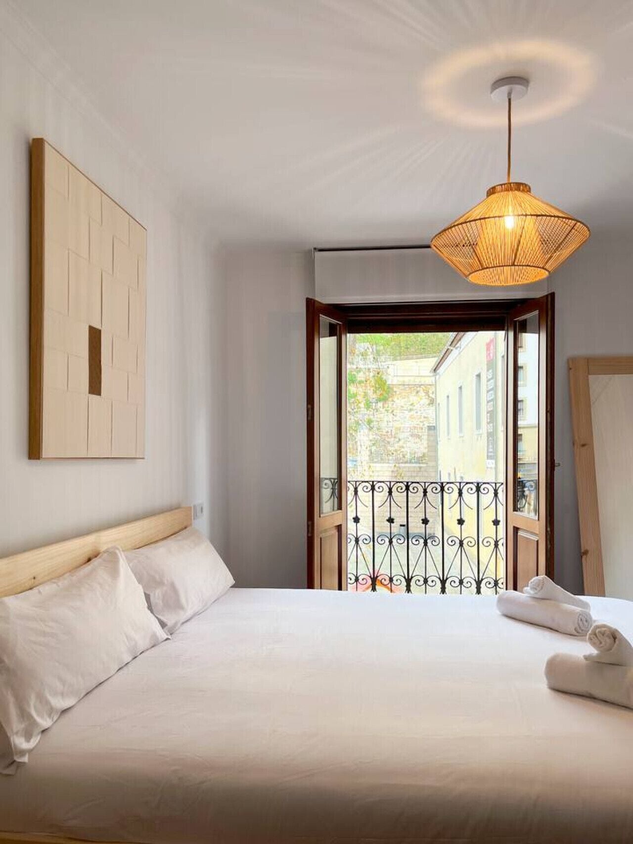 Skrivebord, strygejern/strygebræt, Wi-Fi, sengetøj