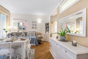 Apartamento familiar, varias habitaciones (Casa Amorosa Town Center) | Restauración