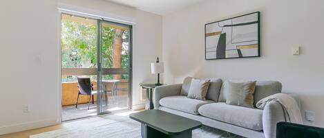 Fernseher, Stereoanlage