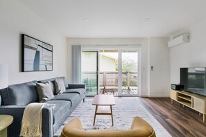 Télévision, chaîne hi-fi