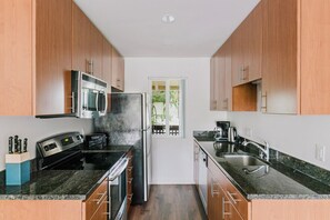 Réfrigérateur, micro-ondes, four, lave-vaisselle