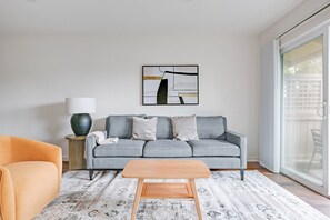 Télévision, chaîne hi-fi