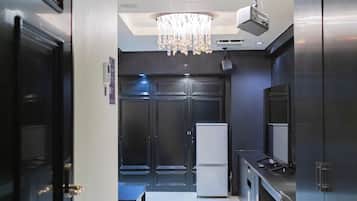 King Room (Royal Veil) Non Smoking | Free WiFi, bed sheets