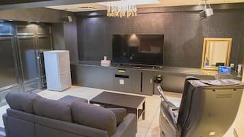 King Room (Royal Veil) Non Smoking | Free WiFi, bed sheets