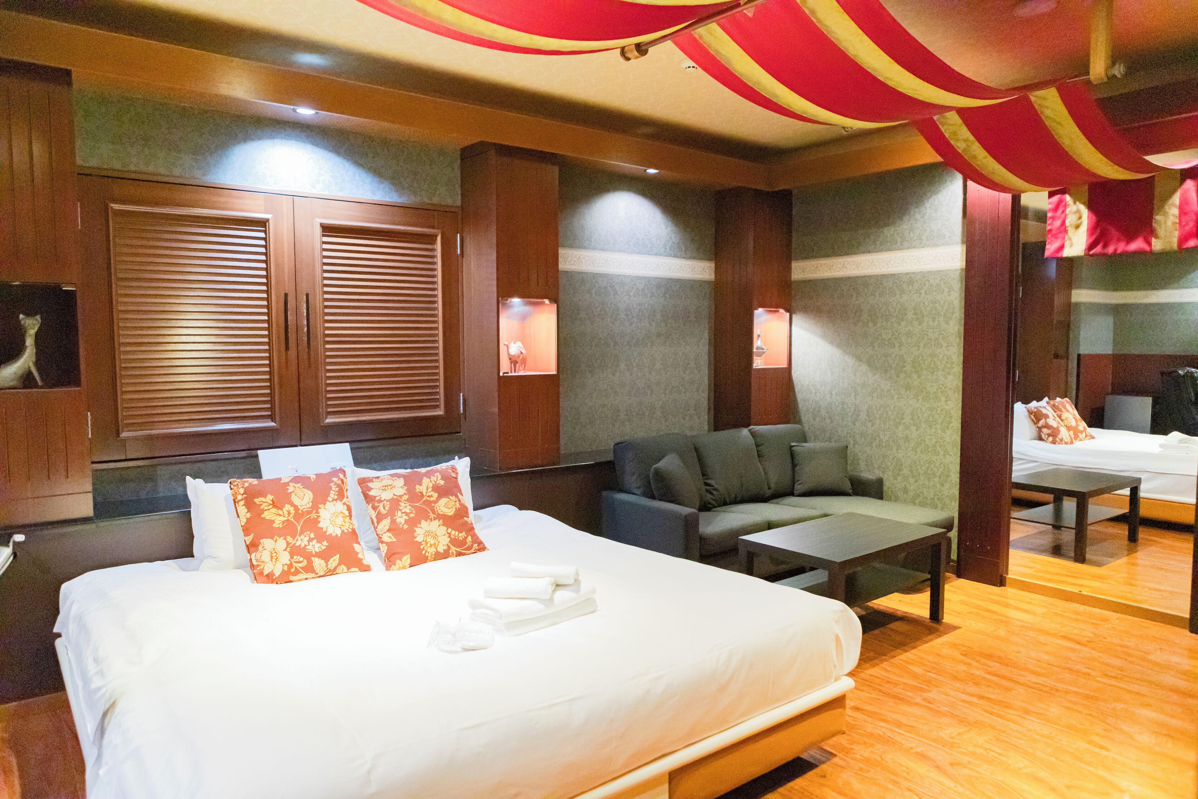 Queen Room with Sauna (Oriental Calm) Non Smoking | WiFi (free), bed sheets