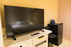 Zimmer, 1 Queen-Bett, Nichtraucher (Brush) | Kostenloses WLAN, Bettwäsche