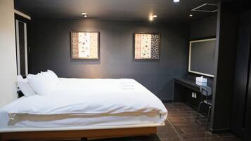 Queen Room (Grand Luxe) Non Smoking | Free WiFi, bed sheets